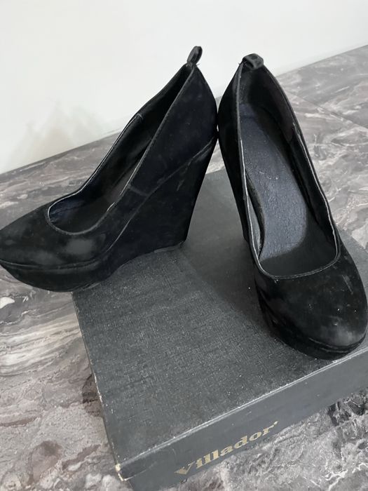 Туфли на высоком каблуке