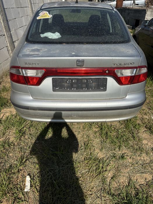 Dezmembrez Seat Toledo 1.6 benzina an 2003