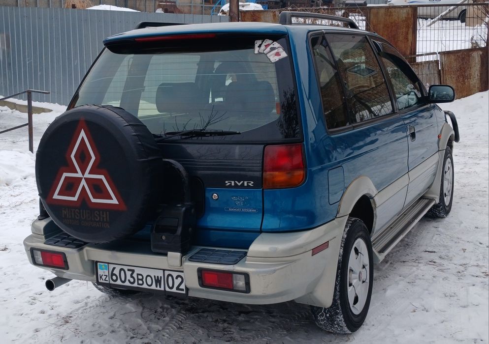 Продам машину RVR