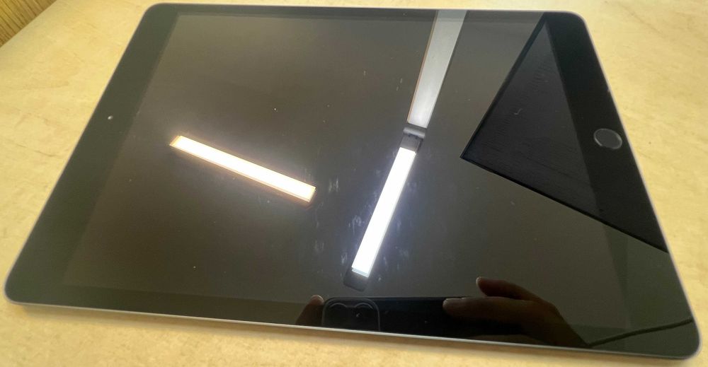Apple iPad 10.2-inch 32GB (generatia 7, wifi si cellular)
