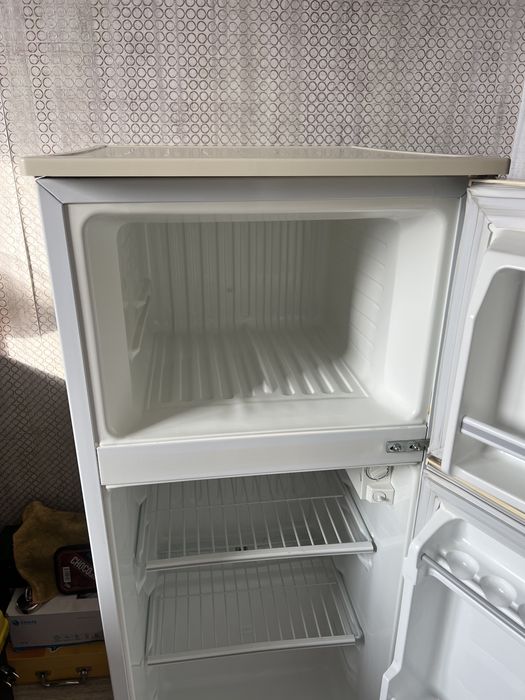 Продам холодильник Daewoo FR-171