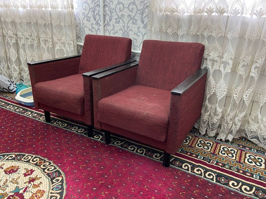 Divan kreslo sotiladi