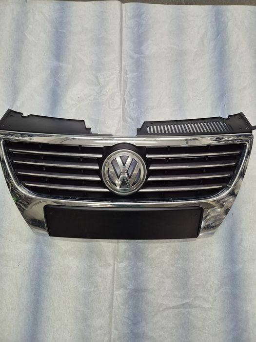 Grila centrală Passat B6
