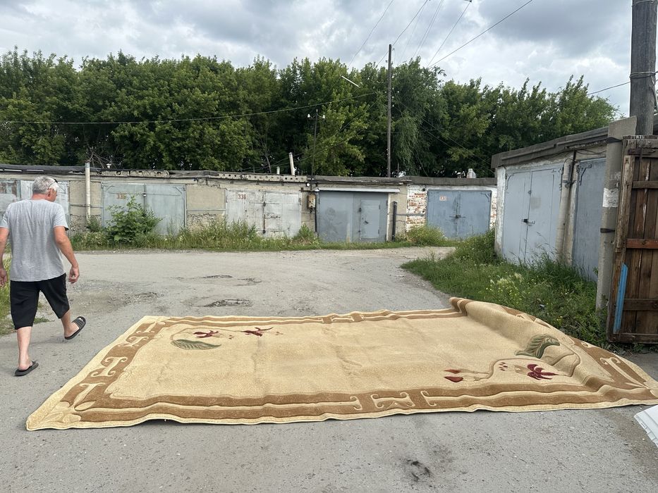 Продам ковер большой