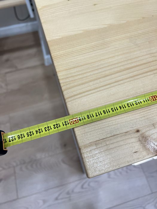 Продается стол с выдвижными полками