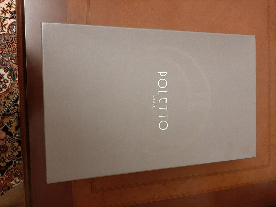 Шикарные лакированные женские туфельки.