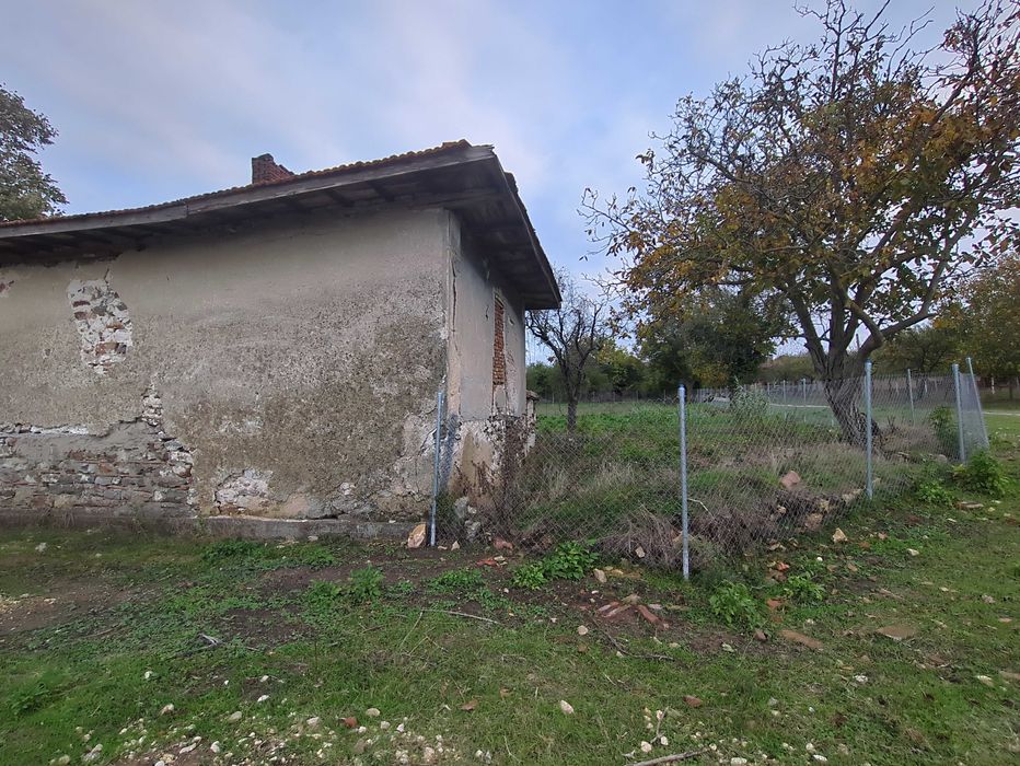 Имот с къща в с. Бързица, общ. Провадия