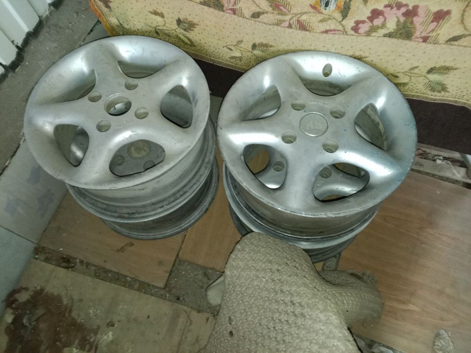 Продам покрышки р 15