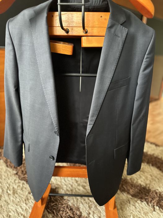 Костю мужской, 52-54 размер, черно-серый