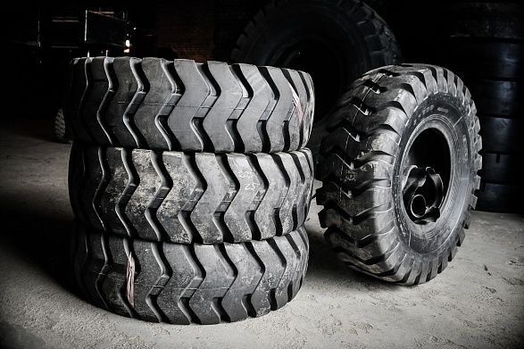 Спец шины на погрузчики 17.5-25  PR28 (1.8 куба)