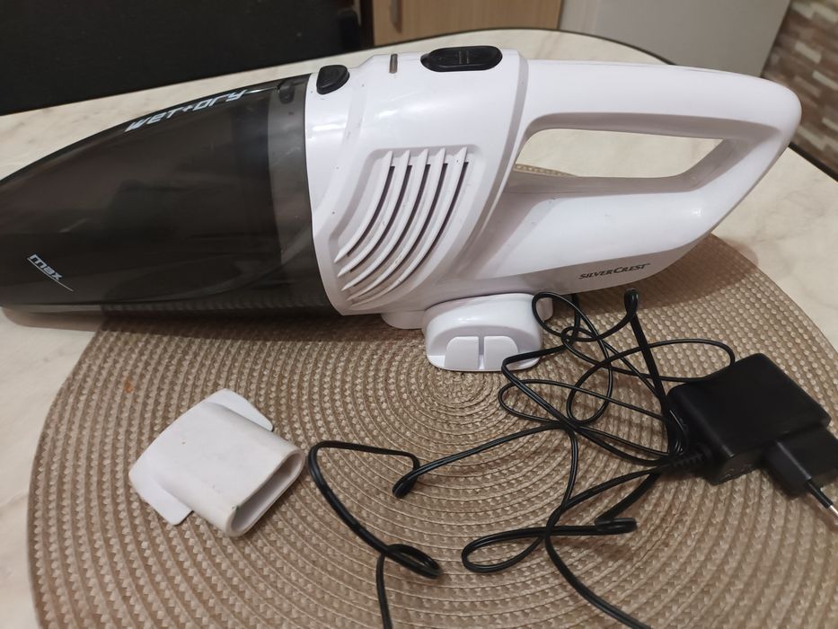 Aspirator auto cu filtru