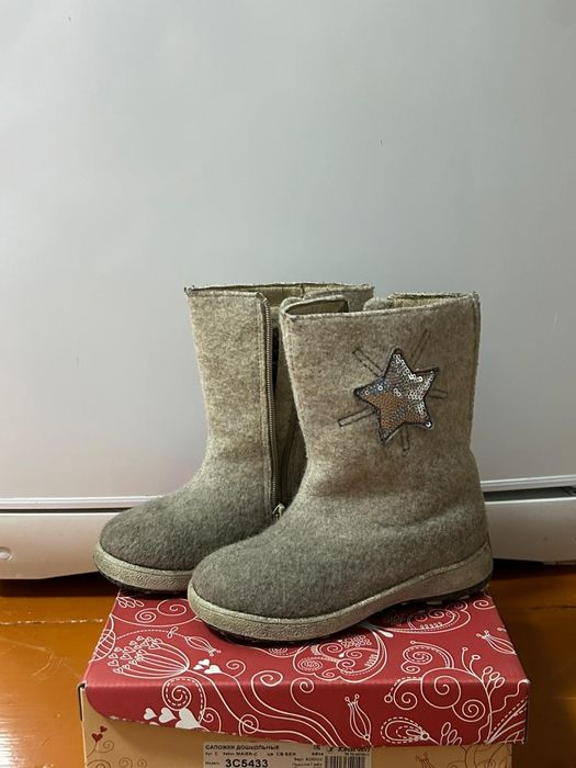 Детская обувь, детские сапоги.