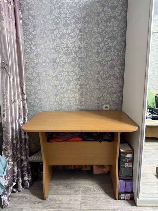 Срочно продается стол