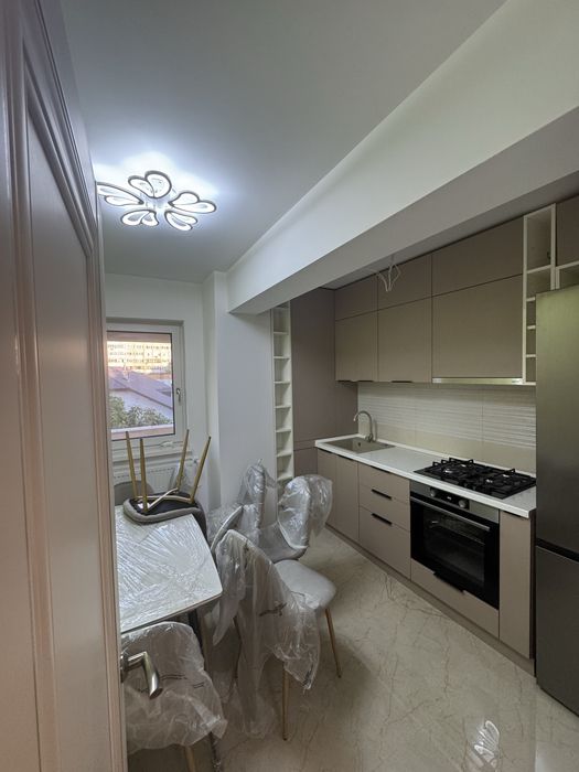 Inchiriez apartament nou  3 camere CUG