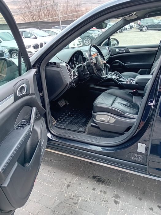 Vând Porsche Cayenne 2014