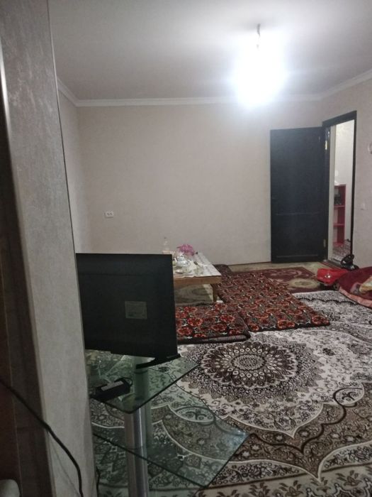 Зур Уй сотилади...