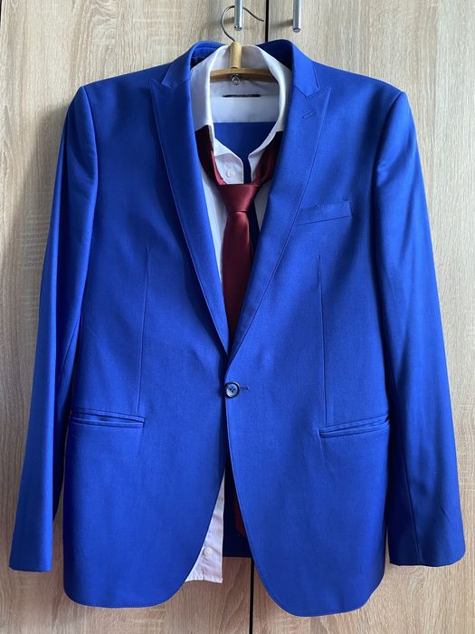 Продам костюм в комплекте