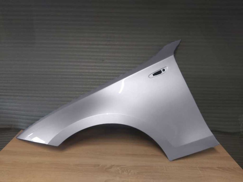 Aripa Fata Stanga BMW E81 E87 An 2003-2010 (Gri (354))