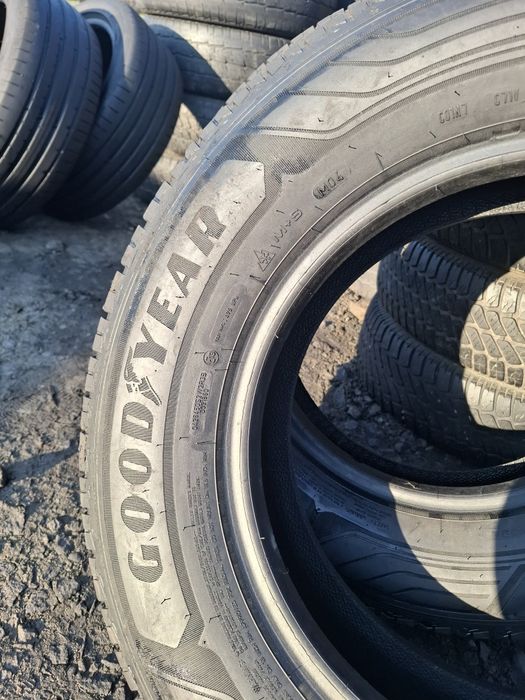 Vand 2 anvelope 205 75 16 C goodyear de iarna dot 2023