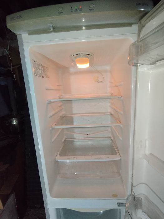 Продам холодильник