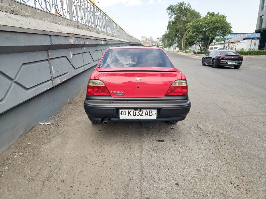 Продается Нексия 1.