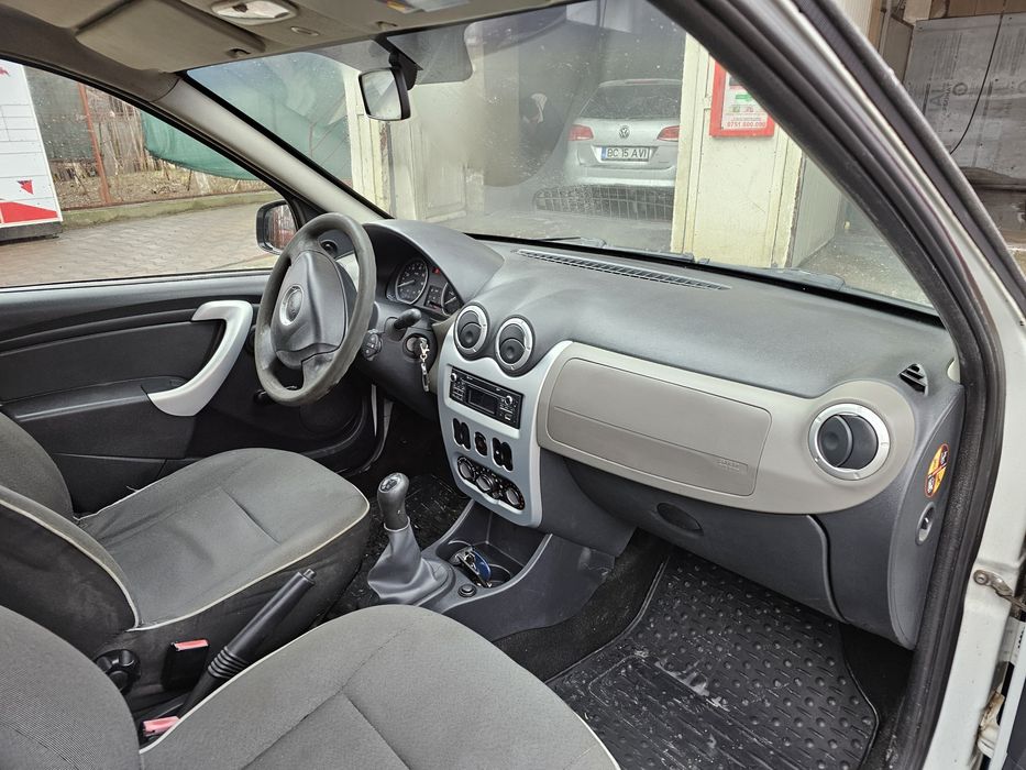 Vând Logan 2013, 1.2 benzina. Varianta cu A.C. și servo.