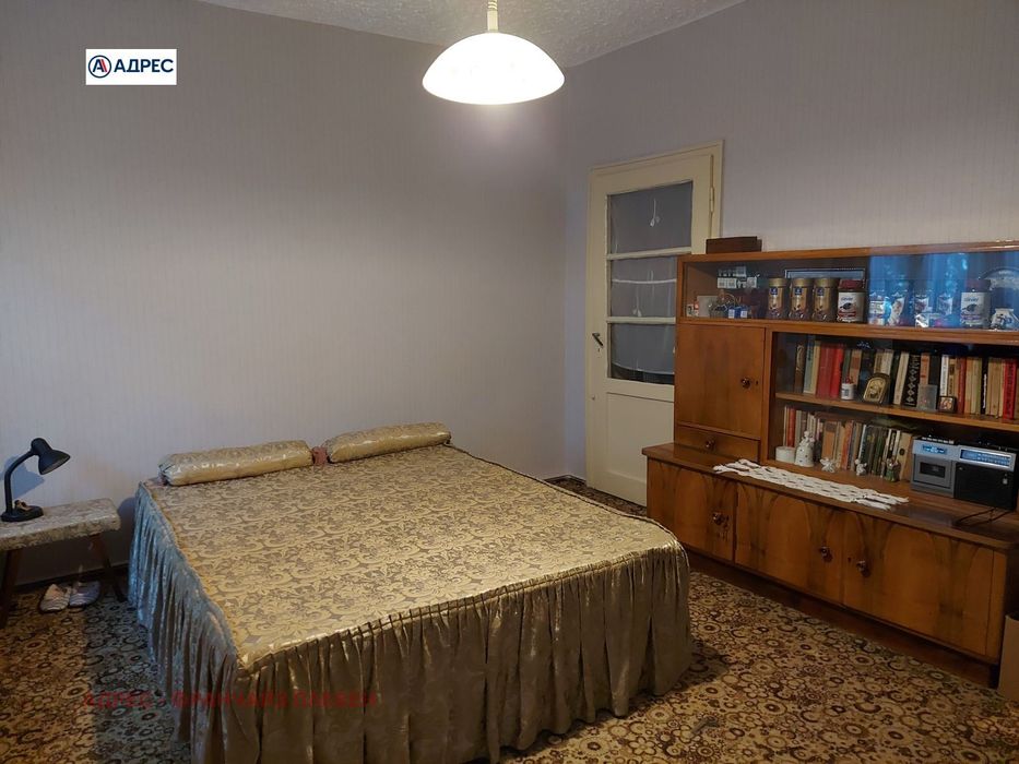 Продава се Къща в Плевен, 9-ти квартал - 60 кв.м за 584 €/кв.м - Снимка #1