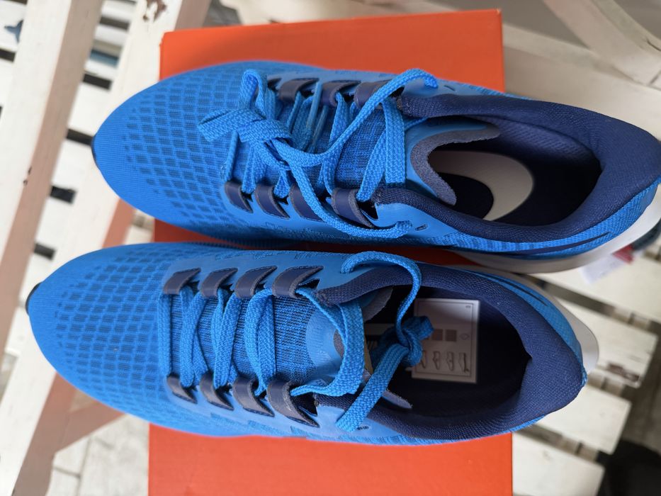 Adidasi pegasus noi