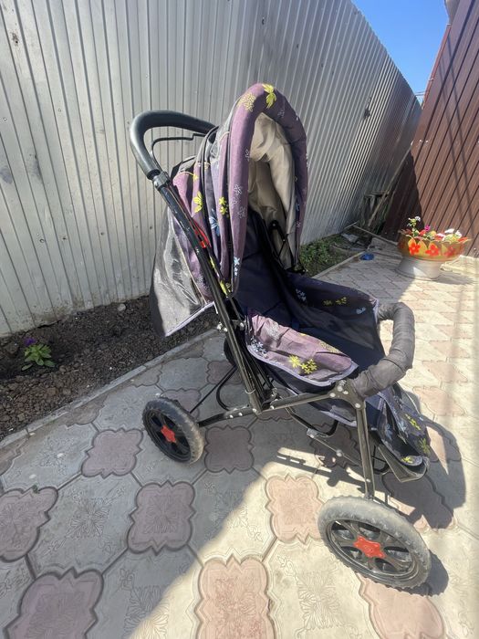 Продам 2 коляски в подарок автокресло