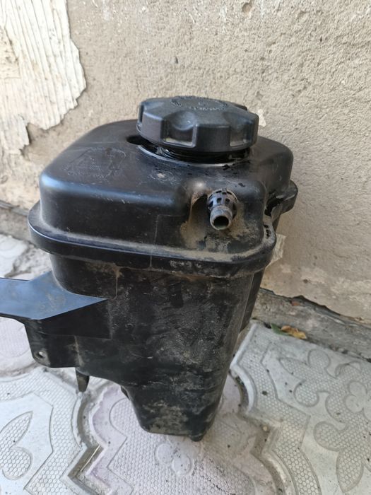 Расширительный бочек БМВ Е70