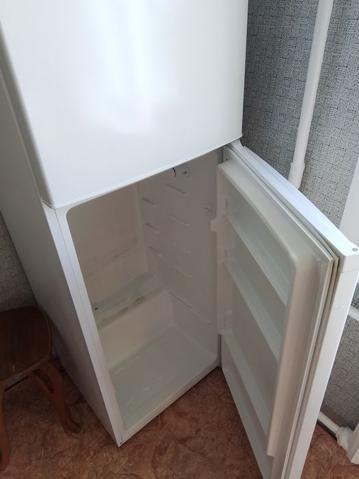 Продам холодильник на запчасти