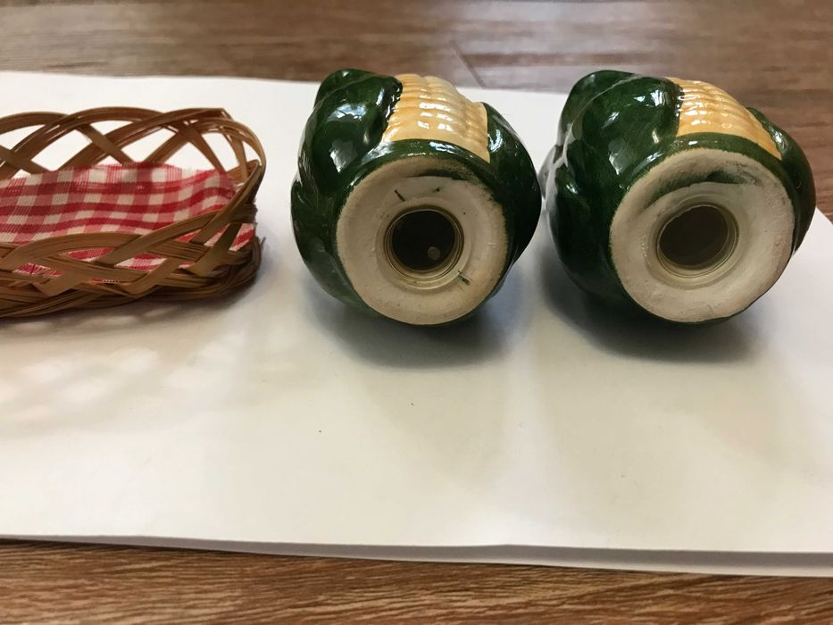 Солонка и  перечница.