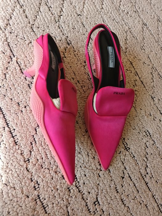 Prada сандали сатен