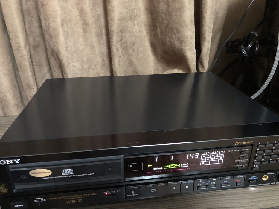 SОNY СD CDР-228ESD СД+opигинальный пульт