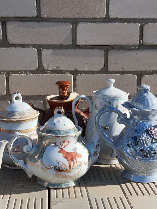 Эмалированные новые чайники