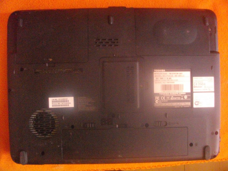 15,6" Лаптоп TOSHIBA Satellite A300-1NS-ЗА ЧАСТИ/ЗА РЕМОНТ-Не светва