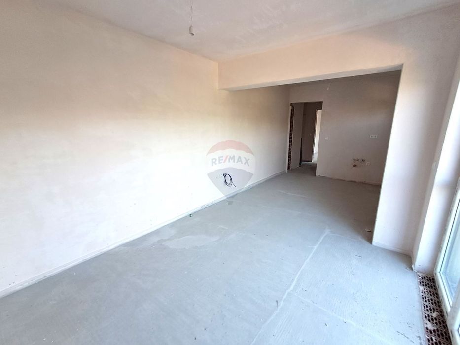 Продава се Двустаен апартамент в Варна, Изгрев - 70 кв.м за 2072 €/кв.м - Снимка #4