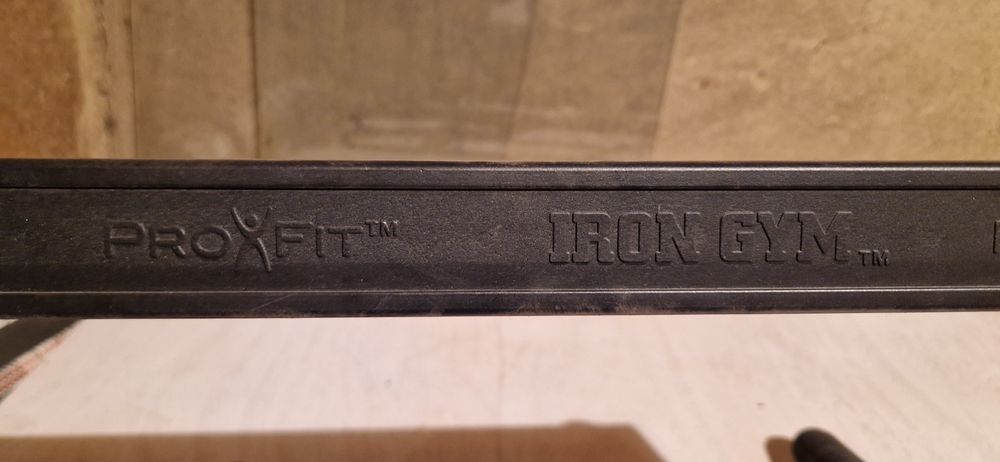 Турник в дверной проем IRON GYM