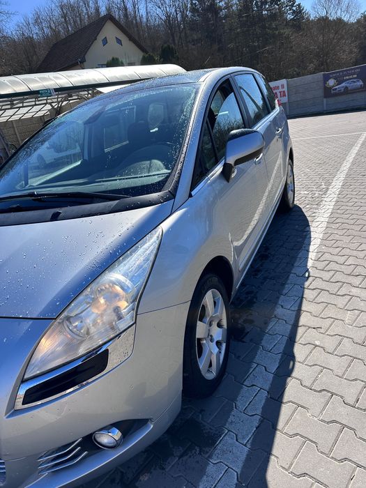 Peugeot 5008 an 2011