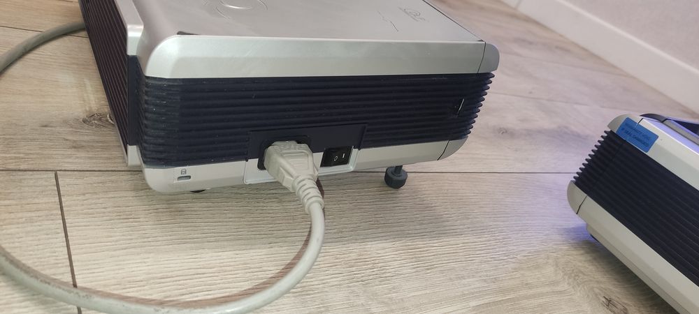 Продам проекторы Benq