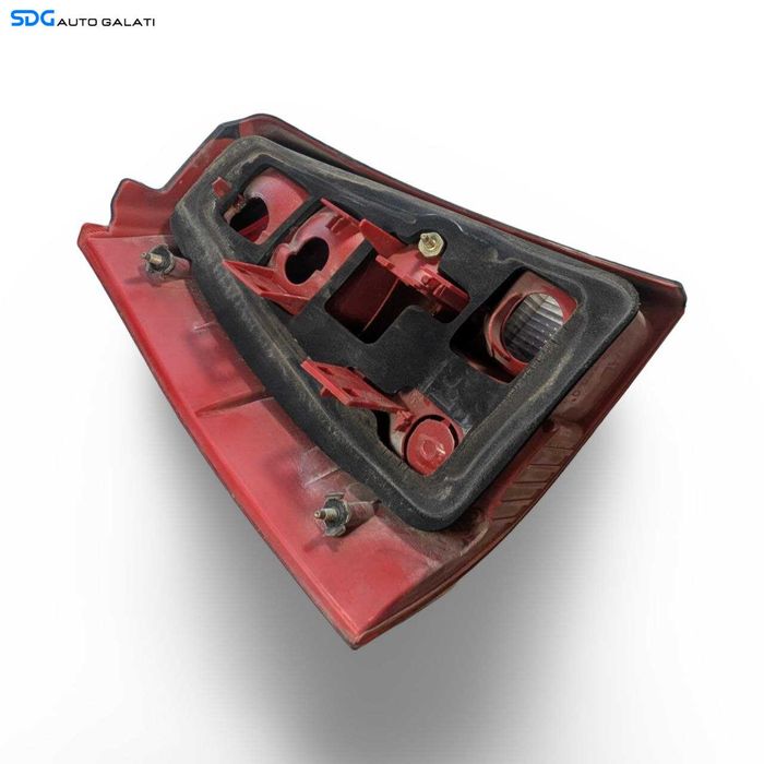 Stop Lampa Tripla Dreapta Volkswagen Bora Break Combi 1998 - 2005 Cod 1J9945096P ( Fisura in Coltul Dreapta Jos ) [L9960]