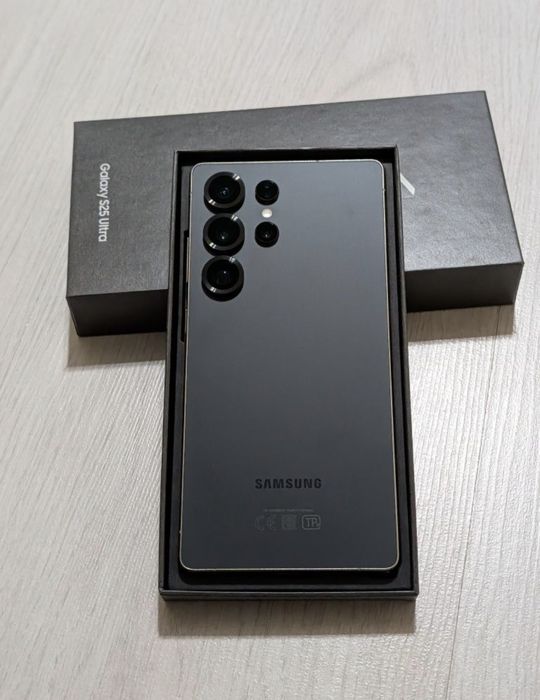 Продам Срочно! Samsung S25 Ultra 256GB.