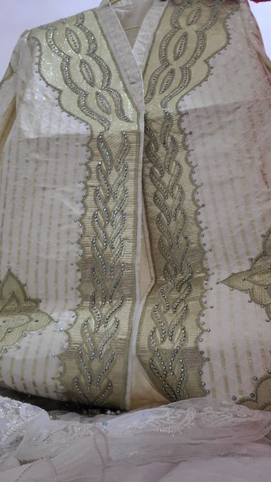 Ansambl 1 marta kiyilgan