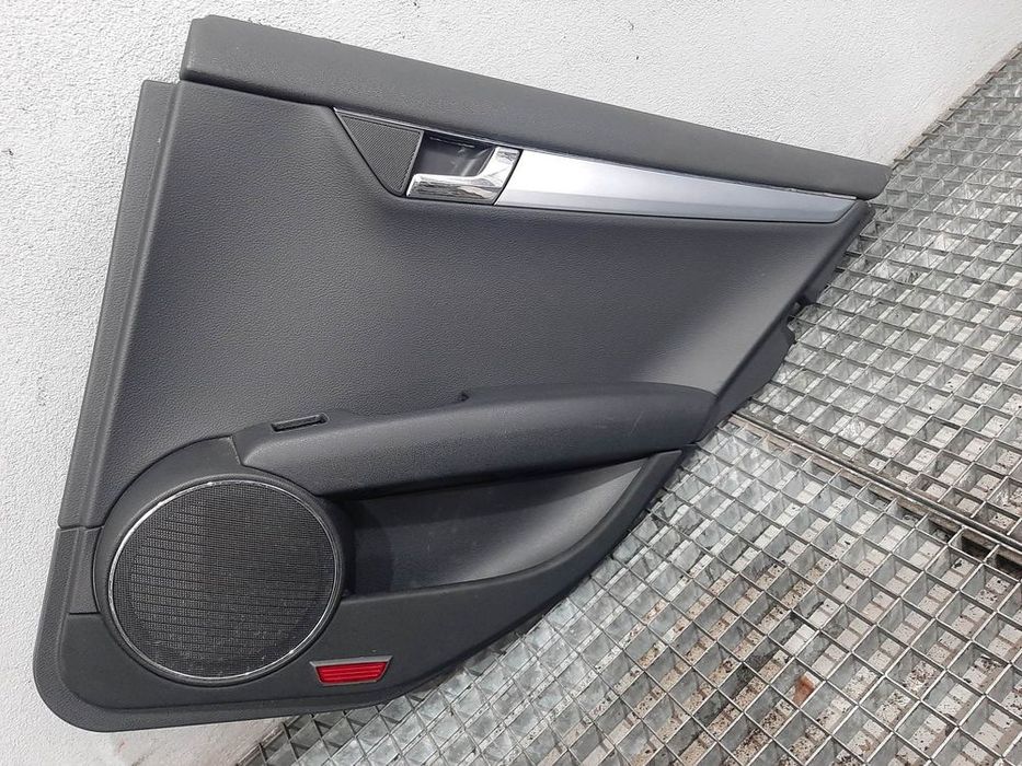 fata tapiterie usa dreapta spate mercedes c-class w204 limuzina