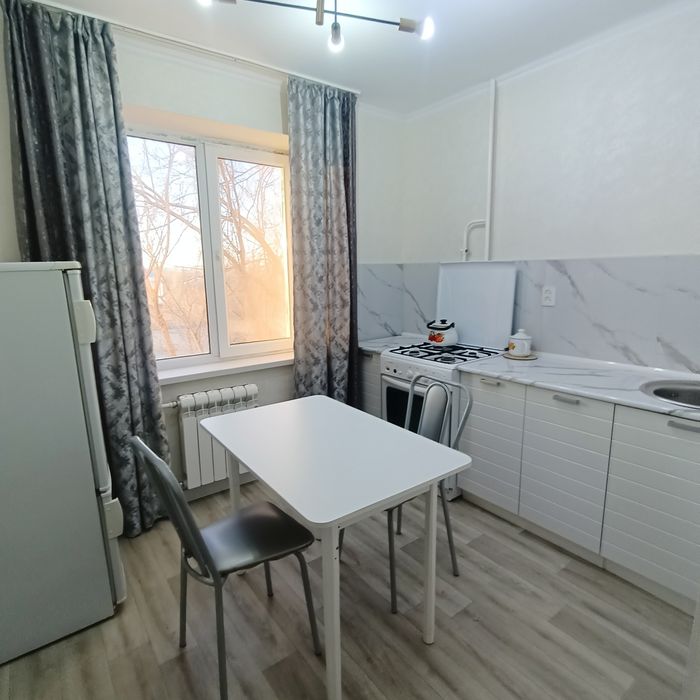 Сдам посуточно 1 кв 11 Мик