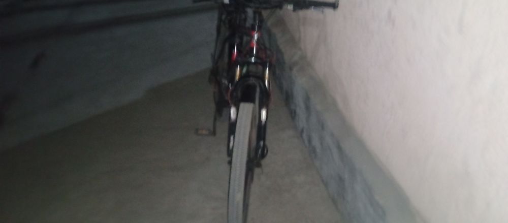 Mountain bike (togʻi yollarda yuradigan velosiped) yangi