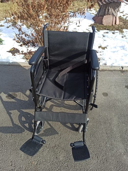Инвалидная коляска в отличном состоянии
