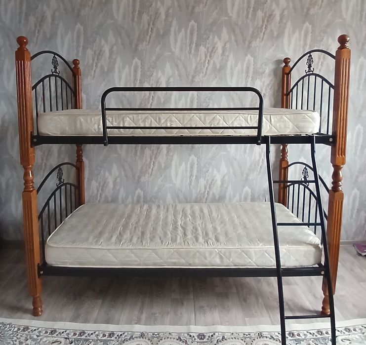 Продам 2х ярустную кровать