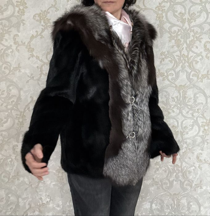 Продаются шубы норковые.