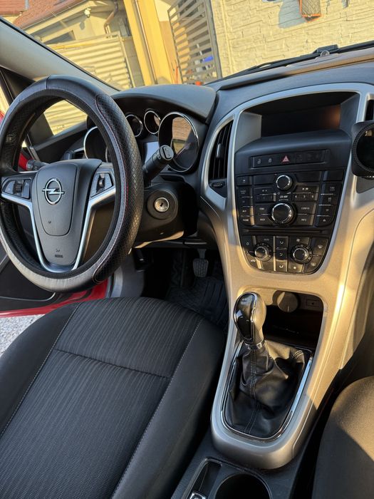 Opel Astra J 1.4 2011